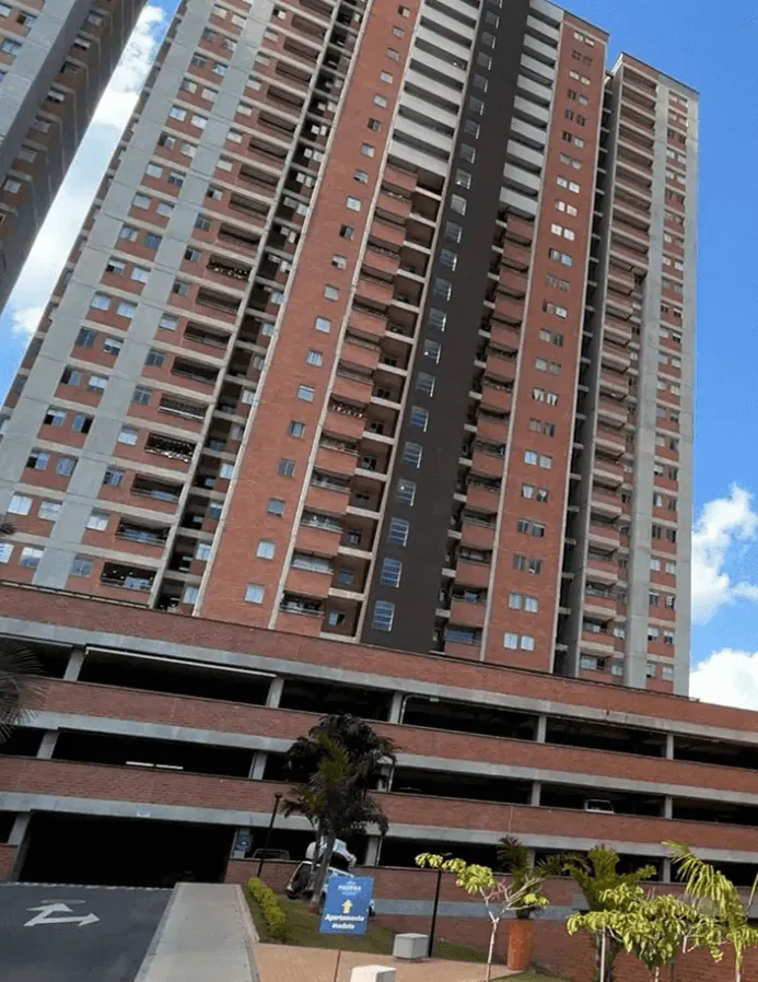 Unidad residencial en Ditaires, Itagüí Torres de Barcelona